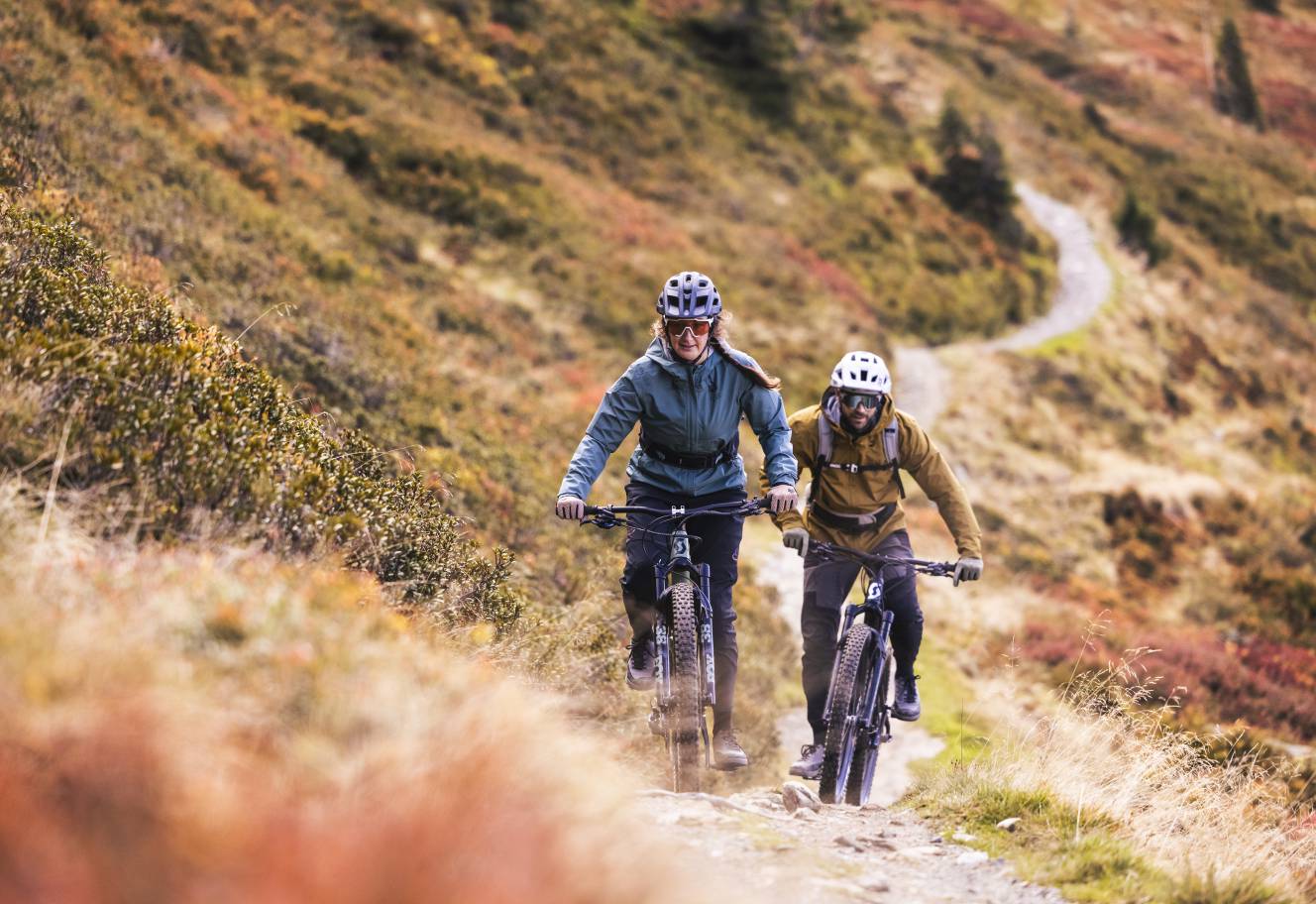 Aktivurlaub im Herbst in Leogang mit Wandern, Biken und Naturerlebnissen rund um das Naturhotel Forsthofgut