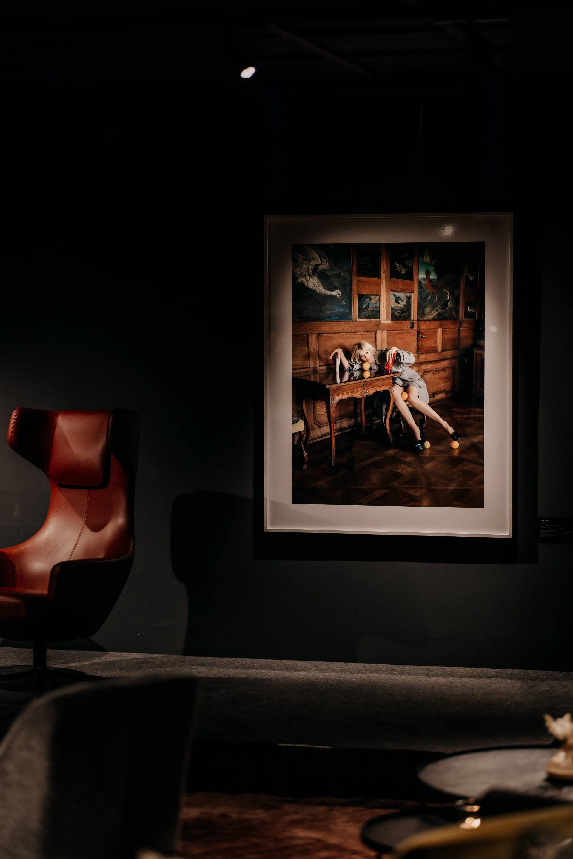 Kunstwerk Claudia Schiffer erstellt 2009 von Erwin Wurm im Naturhotel Forsthofgut