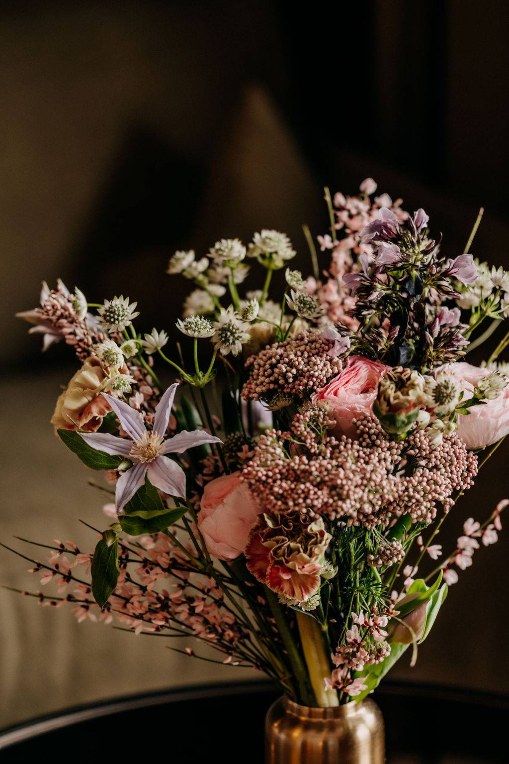 Blumen Vielfalt im Naturhotel Forsthofgut Zimmer und Lobby