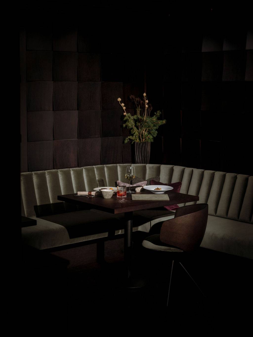 silva restaurant Tisch eingedeckt mit Speisen