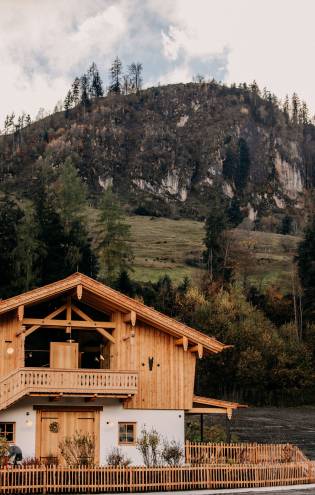 Hütte vor Berg nähe Salzburg