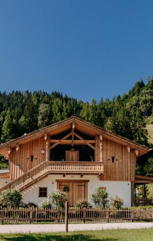 Reitstall Naturhotel Forsthofgut Frühling Sommer