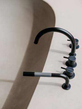 Detailansicht der Badewanne in der Garten Loft Suite