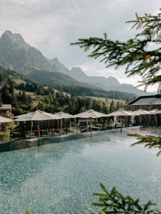 Sports pool in the waldSPA with a view of the Leogang Mountains.