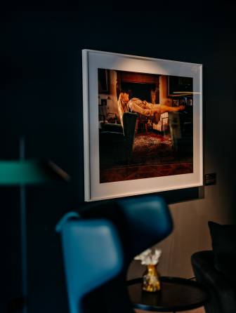 Kunstwerk Claudia Schiffer erstellt 2009 von Erwin Wurm im Naturhotel Forsthofgut