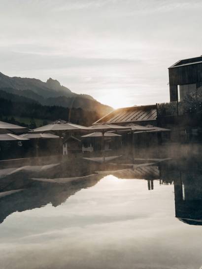 25 Meter Sportpool mit Bergblick