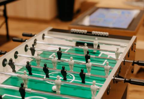 Fußballkicker in der Teenslounge Naturhotel Forsthofgut