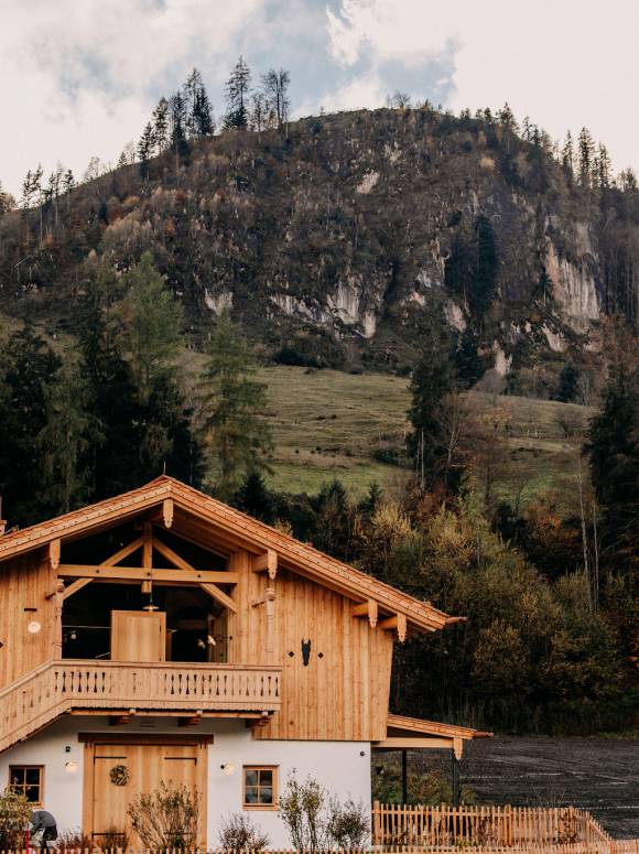 Hütte vor Berg nähe Salzburg