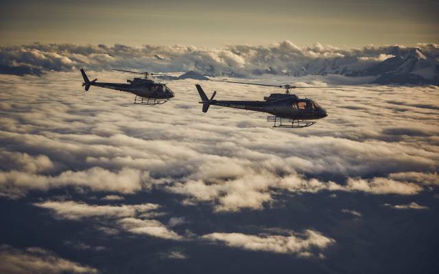 Helicopter sightseeing flight winter - Naturhotel Forsthofgut