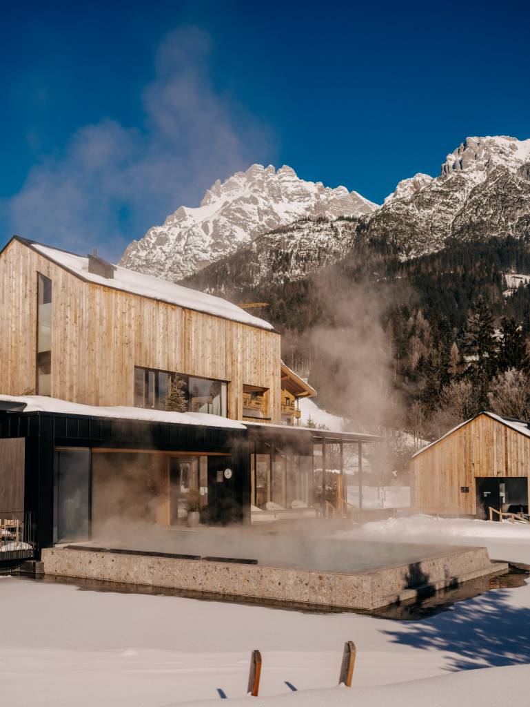 Seepool als Infinity Pool im Badesee
