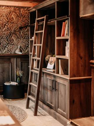 Bookshelf in a cosy atmosphere