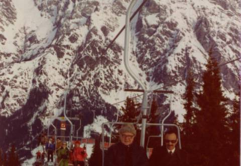 1971: Construction of the first section of the chairlift to the Asitz. - Naturhotel Forsthofgut