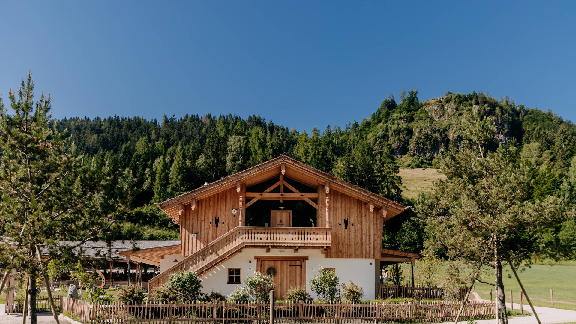 Reiterhof im Sommer im Naturhotel Forsthofgut