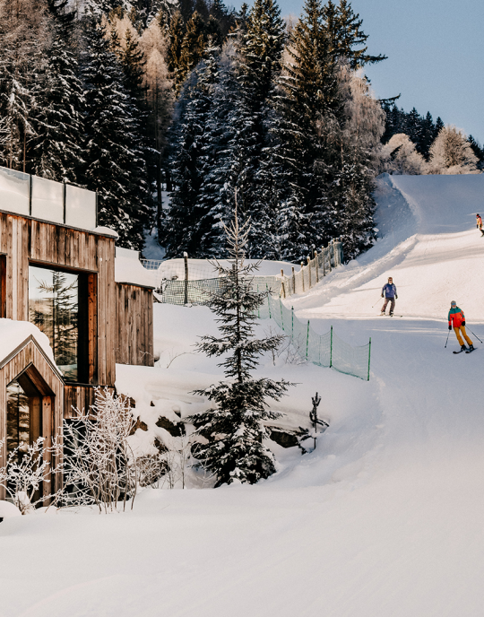 Skipiste direkt am Forsthofgut mit Zugang vom Hotel zur Piste.
